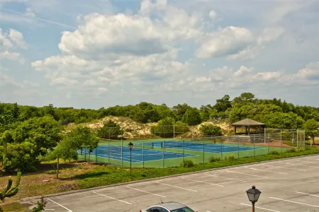 Oceanfront Retreat - Waterfront, Pool, Internet, Deck Отели в г. Эмералд Айл