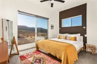 Tranquil Oasis with Pool and Spa - Stunning Mountain Views