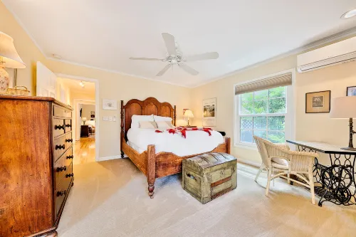 Sunny Cottage with Expansive Backyard - Charming Coastal Retreat