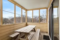 Cozy Living Space and Screened-in Porch - Inviting Coastal Retreat