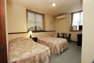 Petit Hotel C'Est Bon