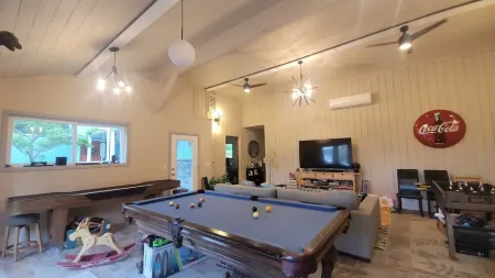 Charming 4 Bdrm Lake House + Huge Games Room