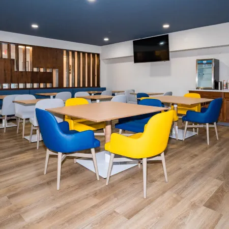 Comfort Inn & Suites River City Decatur