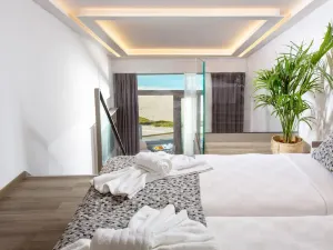 Pearl SeaBreeze Suites