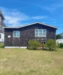 The Nags Head Cottage-Recently renovated in 2025! Walking distance to the beach! 서프사이드 플라자 주변 호텔