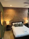 The Bank- Historic Charm, Modern Stay in the Heart of Three Oaks