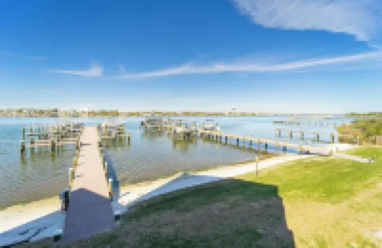 Family Friendly Bayside Condo With Pool And Fishing Pier