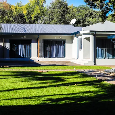 Villameyer Lodge Hotels near Denneboom Train Station