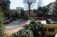 Residence Porta Al Prato - parkir
