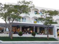 คอสโมโพลิแทน คอส โรงแรม โรงแรมใกล้หาด Lambi Beach