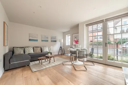 Hampden Apartments - the Diana Отели рядом с достопримечательностью «Dramatica»