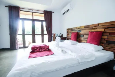 Ceyloni Hotel Hotels in Inamaluwa