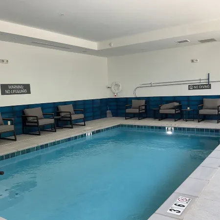 La Quinta Inn & Suites by Wyndham Manchester / Arnold AFB