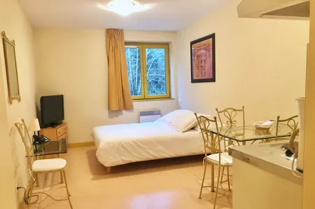 Coin d'Aubrac Hôtel Restaurant Spa de Luxe Отели в г. Шодз-Эг