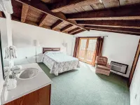 Whitecap Mountains Resort