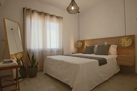 Phaedrus Living: Seaside Luxury Flat Limnaria 152 Отели рядом с достопримечательностью «Царские гробницы»