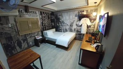Lol Motel Hotels near Dongchon Station