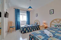 Albufeira Concept with Pool by Homing Hotel a Guia