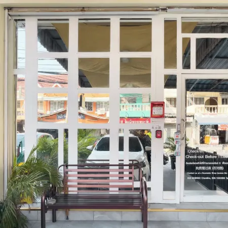 Transit Donmueang Airport Hostel Отели рядом с Аэропорт Дон-Муанг