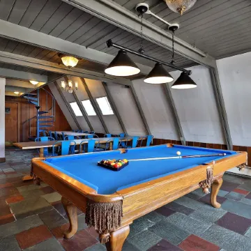 The Birch Ridge: Colonial Maple Room #1 - Queen Suite in Renovated Killington Lodge 1 Bedroom Home