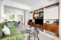 Ben Yehuda Elegant City Retreat with Shelter by Sea N Rent