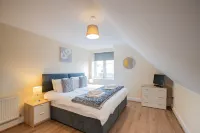 2 Bedroom Penthouse, Clockhouse, Hoddessdon - Wifi