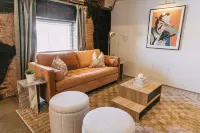 New Downtown Apartment w/ Free Parking! Walk to Orpheum, Fedex Forum, and Beale!