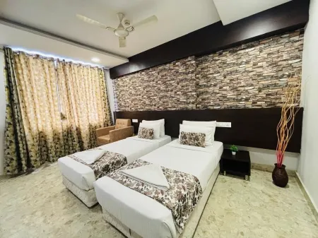 Hotel Elite by Signature Group