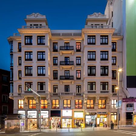 Ikonik Gran Vía Отели рядом с достопримечательностью «Театр «Риальто»»