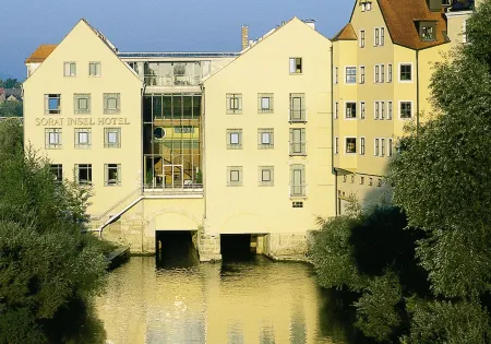 Sorat Insel-Hotel Regensburg Отели в г. Верхний Пфальц