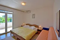 馬林公寓和房間