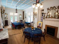 20 South Battery Hotels near Robert Lange Studios