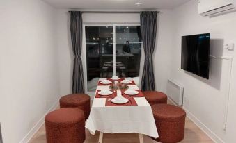 2001 Av. Beaconsfield