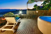 Betzel Ha'Ella - Hot Tub