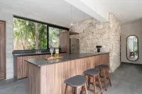 Twelve O’Clock Luxury Villas - 5-Star