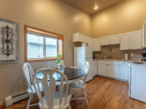 A Taste of Ely studio apartment, king bed Hotels in Ely
