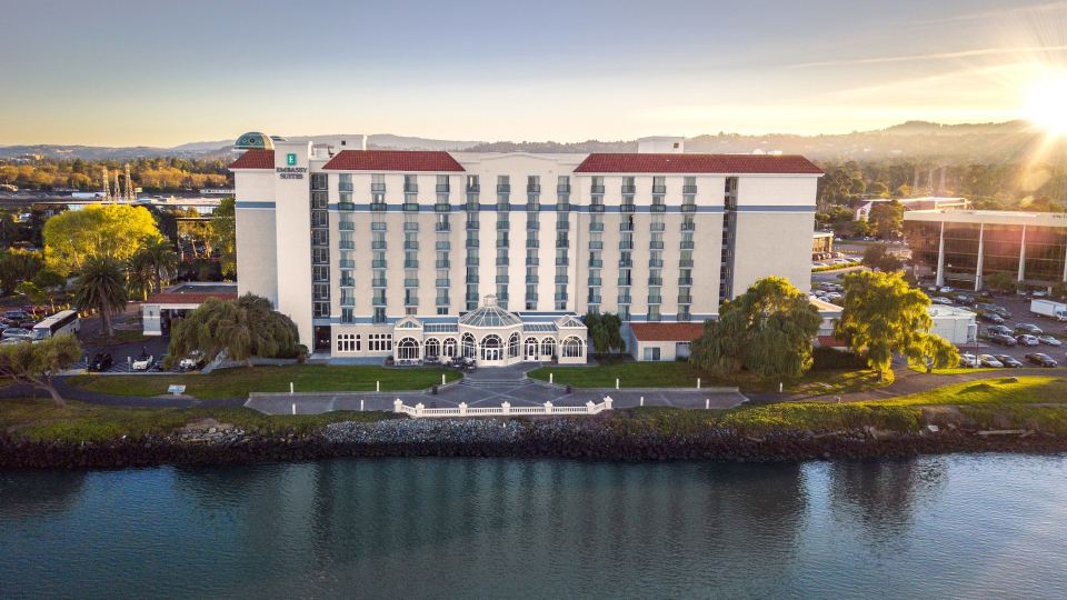 Embassy Suites by Hilton San Francisco Airport Waterfront