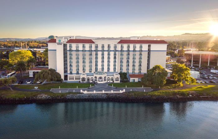 Embassy Suites by Hilton San Francisco Airport Waterfront