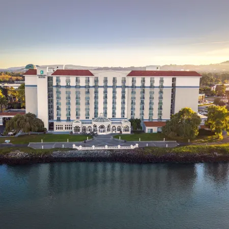 Embassy Suites by Hilton San Francisco Airport Waterfront