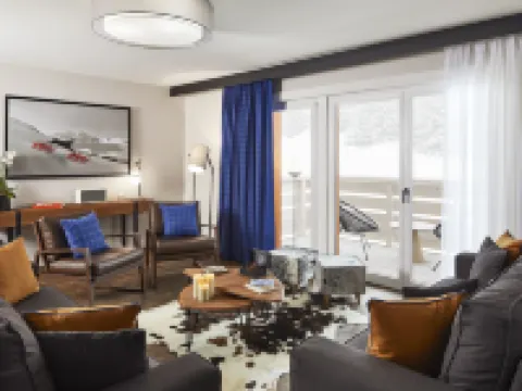 Ecrin Blanc Resort Courchevel - Aquapark Hotels in Courchevel