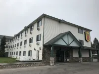 Super 8 by Wyndham Coeur d'Alene Hotels in Hayden Lake