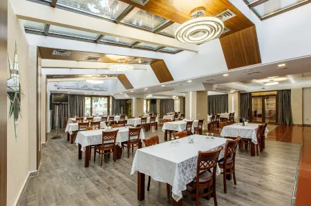 Lira Pacific Aparthotel