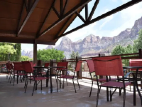 ไซออน แคนยอน ลอดจ์ โรงแรมในสปริงเดล