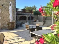 Mont Bouquet Lodge-Résidence Hôtelière Hôtels à : Saint-Jean-de-Ceyrargues
