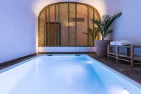 Laz' Hotel Spa Urbain Paris - piscina