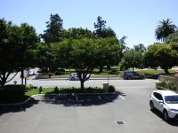 Lugano Motor Lodge - parking