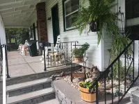The Colonial Motel