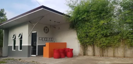 Wildflower Inn Отели рядом с достопримечательностью «Iglesia Ni Cristo»