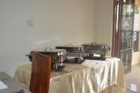 傑裡小酒館飯店 - 早餐