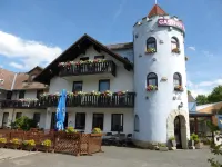 Hotel Gasthof Turm فنادق في Selb